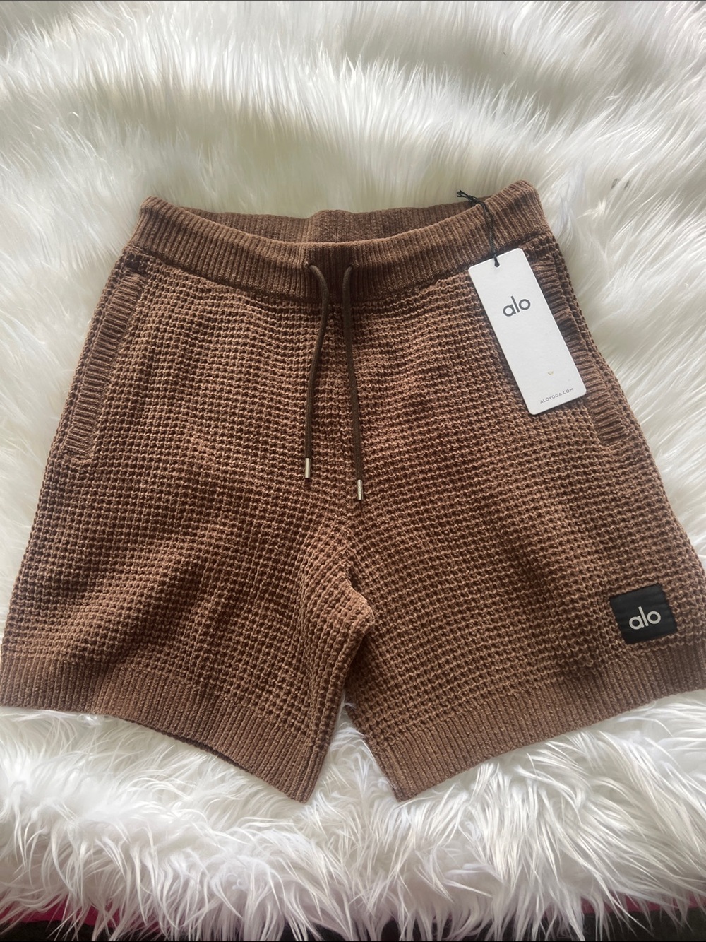 ALO Yoga Men’s Brown Waffle-Knit Athletic Shorts